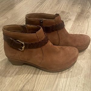 Dansko Michelle Braided Belt Leather Boots. Size 40. Good used condition.